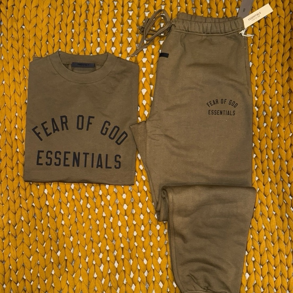 Fear of God Essentials Set (Olive)